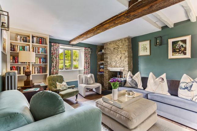5, Fox Lane, Westcott Barton photo 2