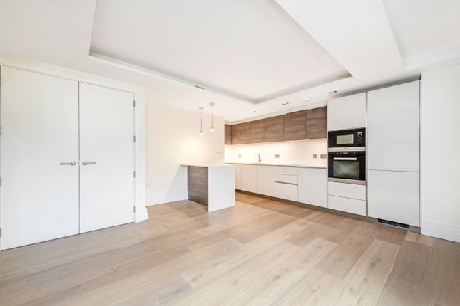 Flat to rent in Kensington Gardens Square, London