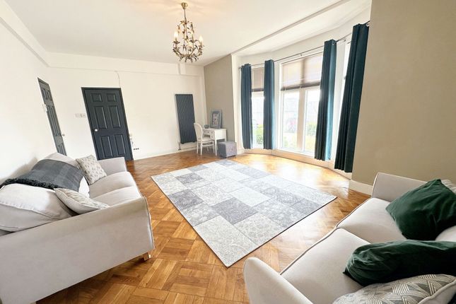 Flat for sale in Glanmor Crescent, Glanmor Court