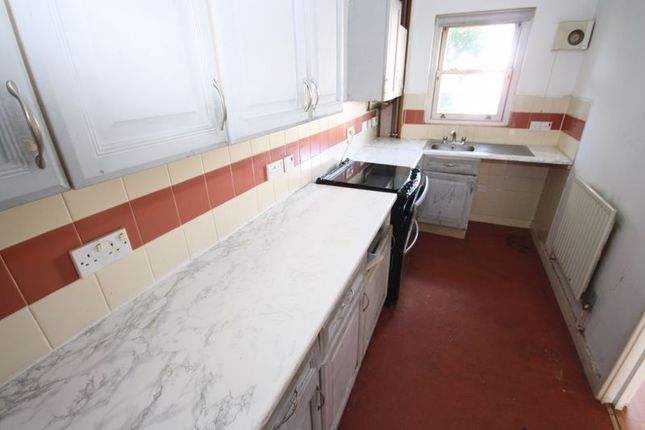 Terraced house for sale in Eastcote Lane, Northolt