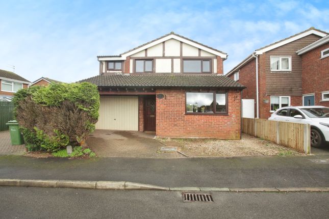 Detached house for sale in Skelwith Rise, Nuneaton, Warwickshire
