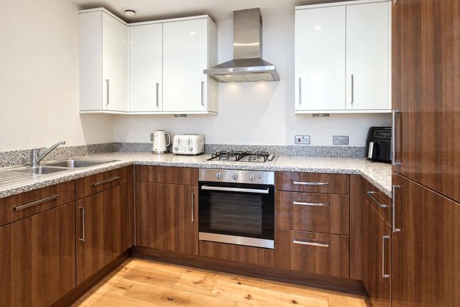Flat 2, Maypole Court, 1, Mantle Road, London photo 4