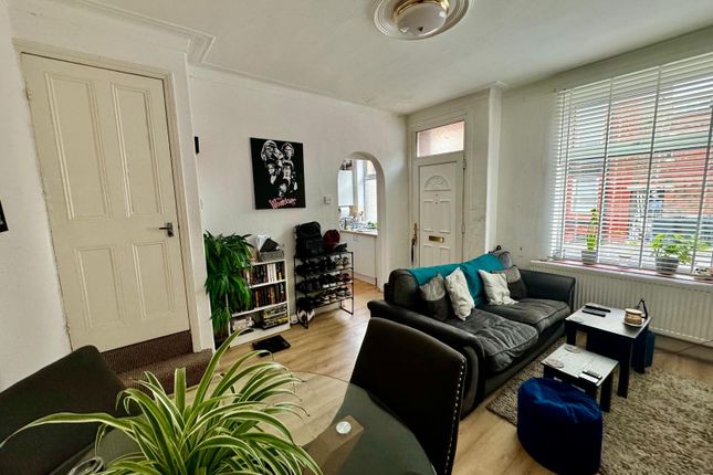 6, Woodview Terrace, Leeds photo 3