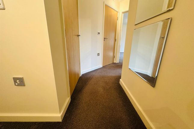 Flat 4, 82, St. Nicolas Park Drive, Nuneaton photo 4