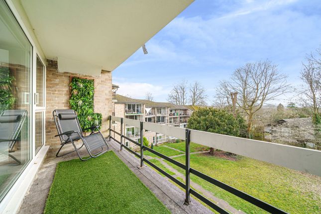 Flat for sale in Northlands Drive, Warwick Court Northlands Drive