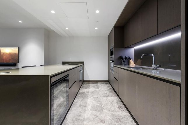 Flat for sale in Blackfriars Road, London