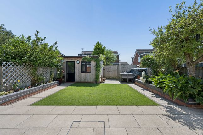 18 Thirlmere Avenue, Manchester photo 4