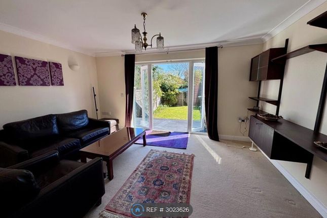 Hillrise, Downing Avenue, Guildford photo 3