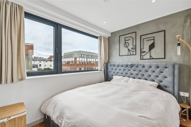 Flat 8, Integra House, 138, Alexandra Road, London photo 3