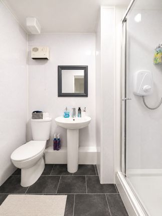 Flat 9, 96, Harlington Road, Uxbridge photo 4