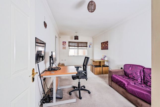95, Rose Bates Drive, London photo 2