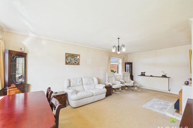 13, Cedar Avenue, Shrewsbury photo 4