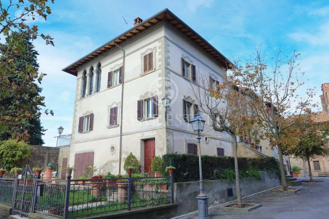 Thumbnail Villa for sale in Lucignano, Arezzo, Tuscany