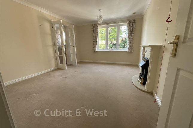 1-bed flat on Portman Court, Grange Road, Uckfield, £100,000