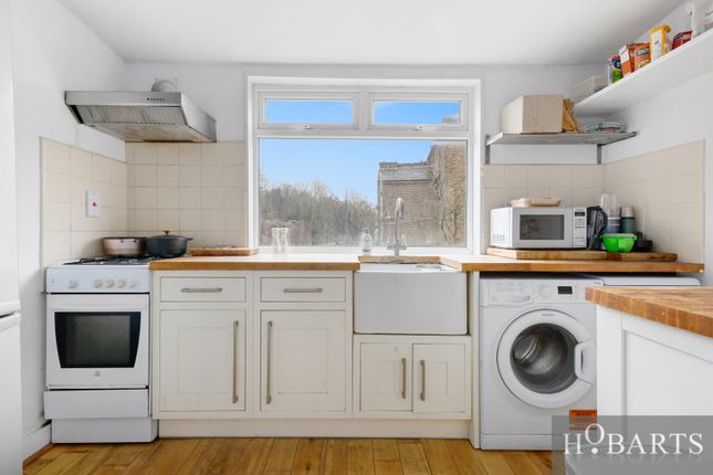 56 Stapleton Hall Road, Flat B, London photo 4