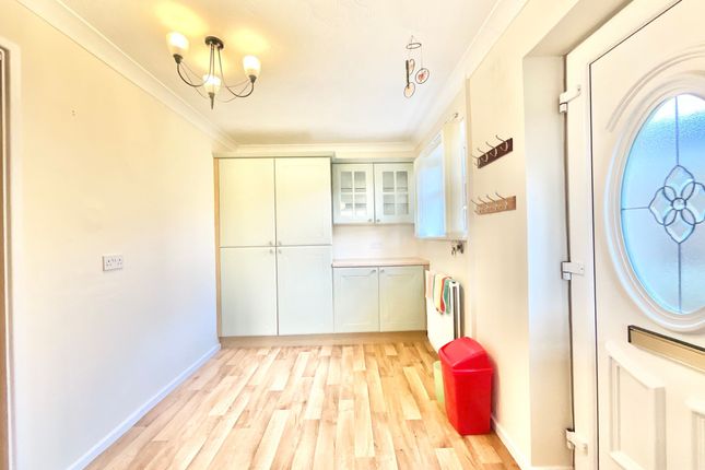 15 Minton Close, Stoke-On-Trent photo 5