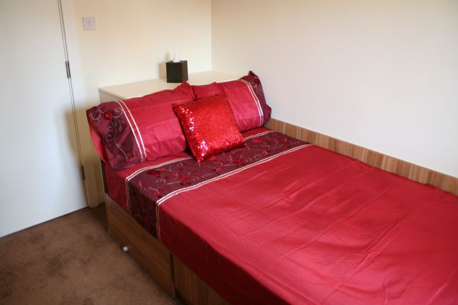 Terraced house to rent in Stanmore Grove, Leeds