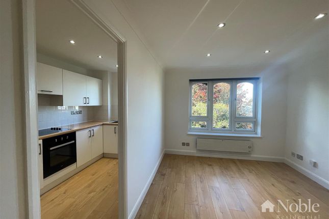 Frazer Close, Romford photo 2