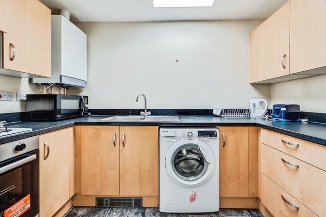 3, Wayte Street, Swindon photo 2