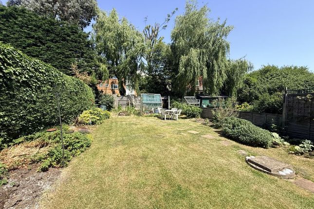 23, Tiverton Road, Potters Bar photo 3
