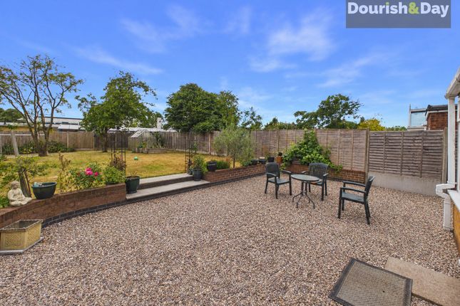 76 Victoria Way, Stafford photo 3