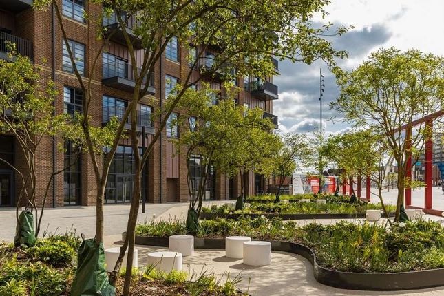 1-bed flat on 4.06 Fulton & Fifth, Fulton Road, London, £420,000