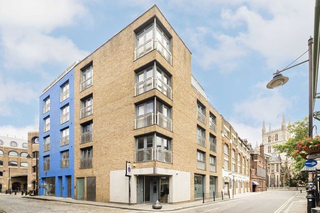 Thumbnail Flat for sale in Winchester Square, London