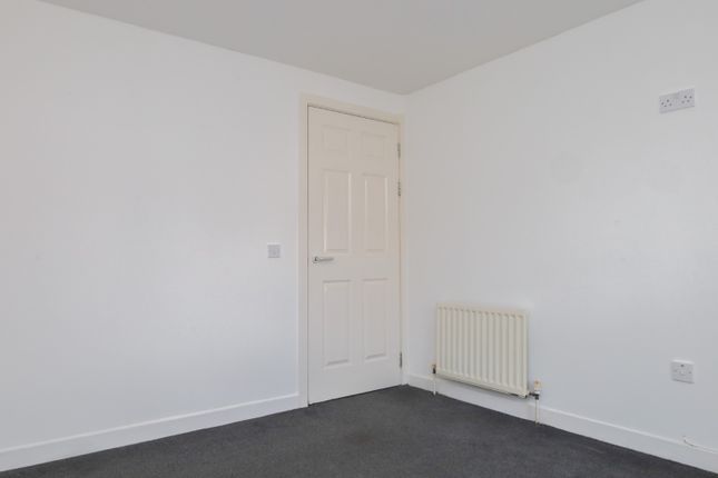 Flat to rent in Flat 1/1, 19 Carmyle Avenue, Glasgow
