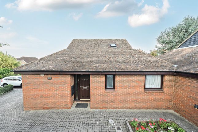 2-bed house on 1, Apple Tree Close, Barming, £275,000