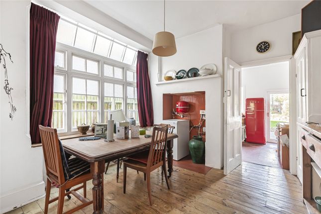 46, St. James's Avenue, Hampton photo 4