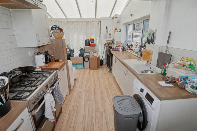 145, Westburn Avenue, Keighley photo 3