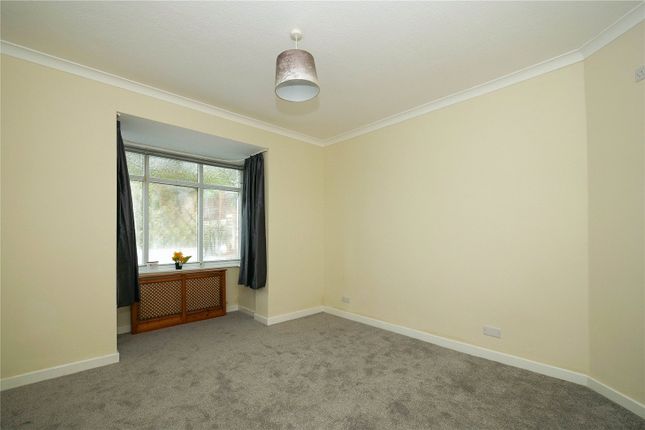 41, Temple Rhydding Drive, Shipley photo 4