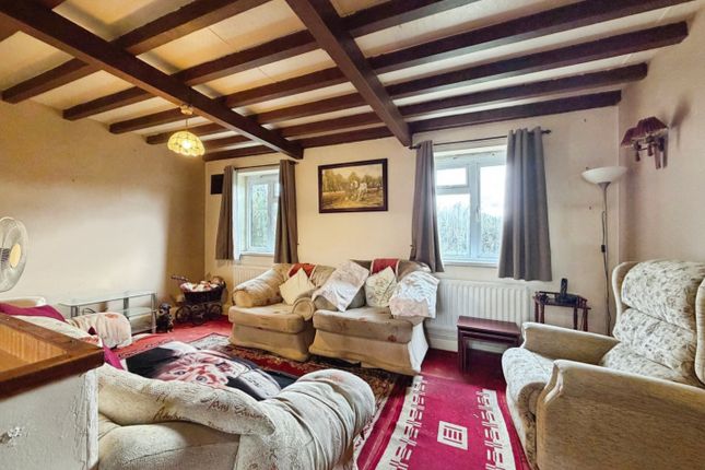 2, The Chennells, Ashford photo 5