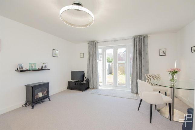 Farm Croft Drive, Warrington photo 2