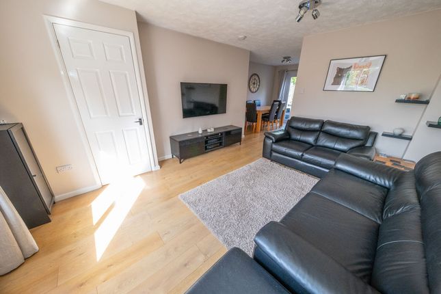 24, Tillington Gardens, Clanfield photo 4