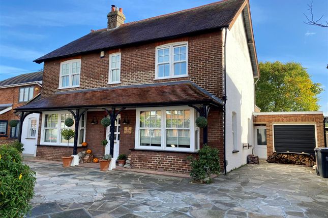 Thumbnail Detached house for sale in Holloways Lane, Welham Green, Herts