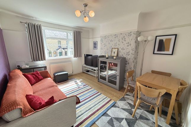 44 Springfield Road, Sale photo 4