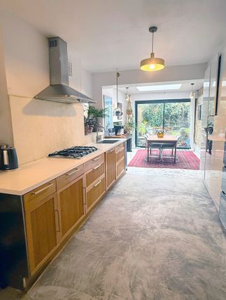 72A, Cathnor Road, London photo 2