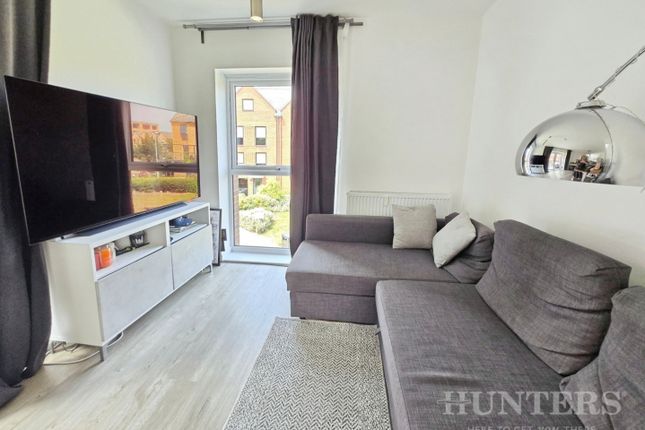 5 Yarn Court, 44 Felnex Avenue, Wallington photo 3