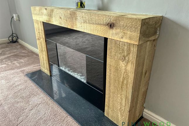 1 Blackberry Court, Chesterfield photo 3