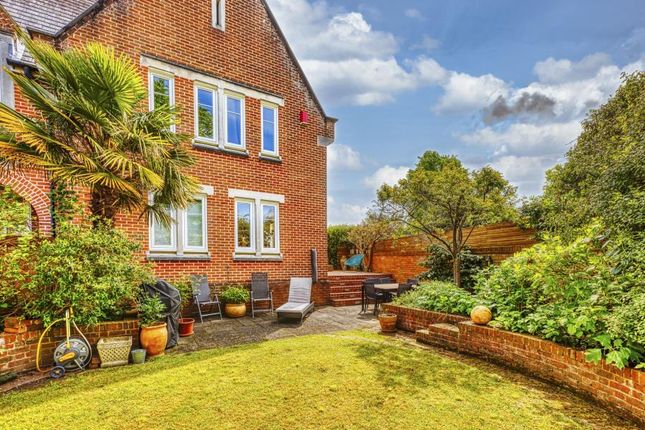 Mews house for sale in Holloway Drive, Virginia Water