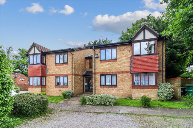 Thumbnail Flat for sale in College Road, Abbots Langley
