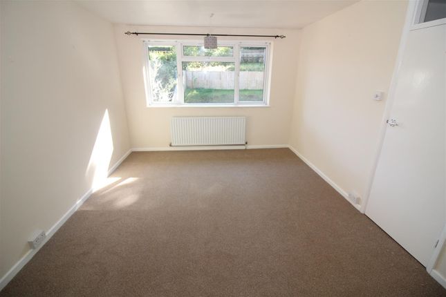 Flat to rent in Nicholson Way, Sevenoaks