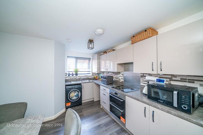 19, Bluebell Crescent, Walsall photo 2
