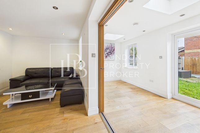 116, Telegraph Place, London photo 5