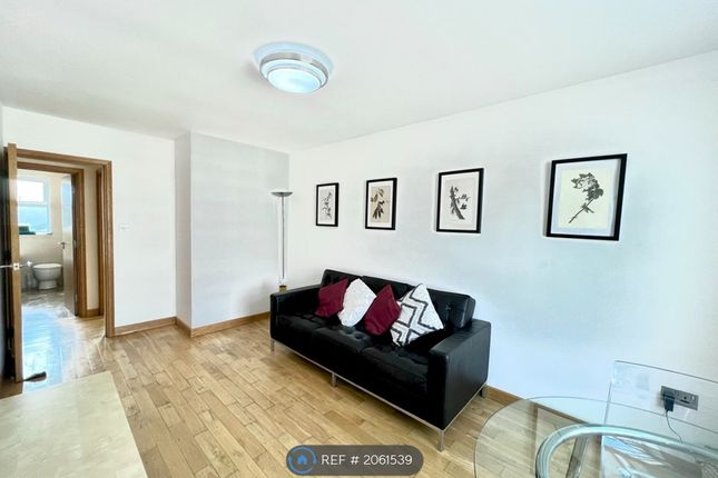 Flat to rent in Hogarth Road, London