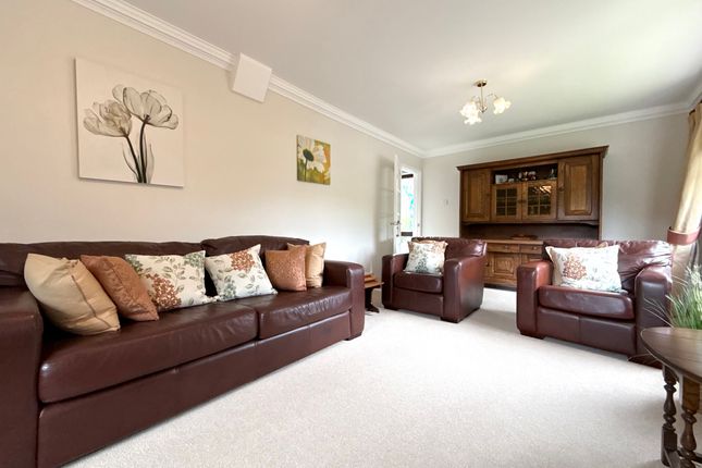 1 Cwm Alarch, Mountain Ash photo 4