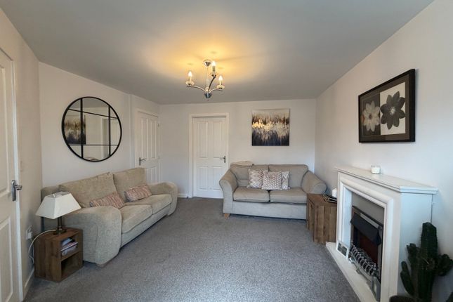 3, Harston Grove, Stone photo 2