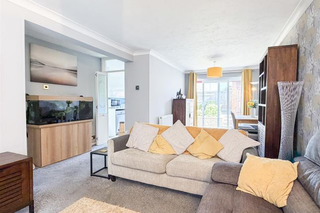 23, Magnolia Walk, Eastbourne photo 3