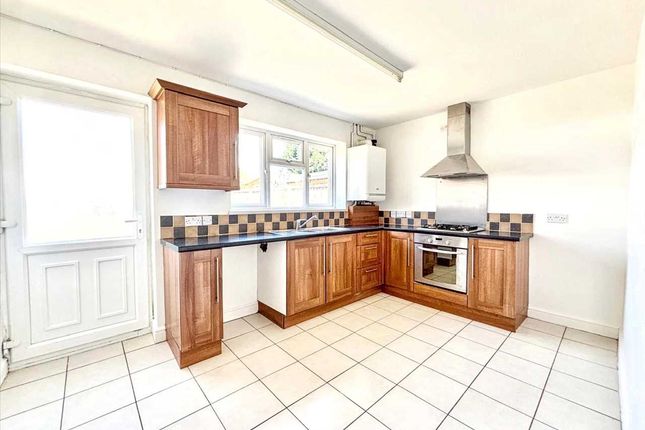 16, Cobden Street, Kirkby In Ashfield photo 2